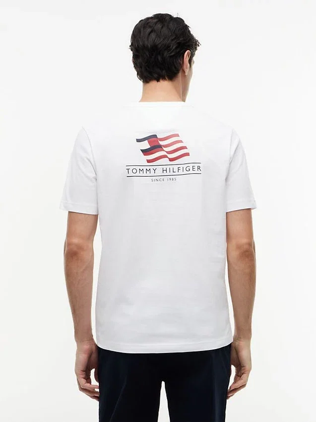 T-shirt avec logo drapeau ondulé dans le dos T-shirt avec logo drapeau ondulé dans le dos