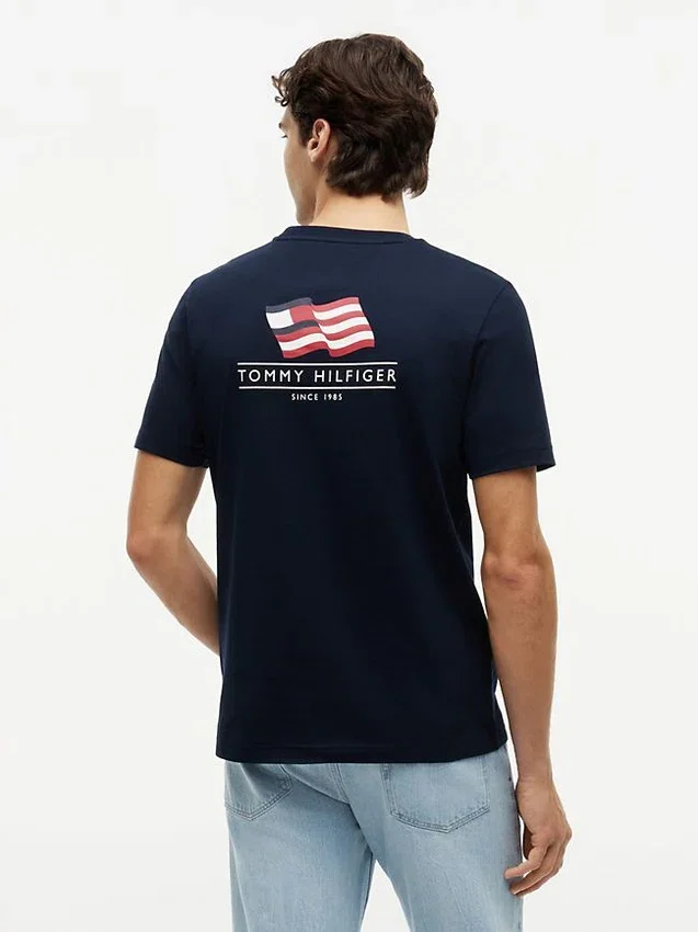 T-shirt avec logo drapeau ondulé dans le dos T-shirt avec logo drapeau ondulé dans le dos
