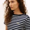 T-shirt en coton interlock à boutons dorés