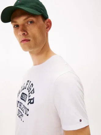 T-shirt Hilfiger 1985 avec logo athlétique T-shirt Hilfiger 1985 avec logo athlétique