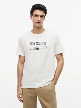 T-shirt Hilfiger à logo mult drapeaux