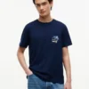 T-shirt à poche avec logo drapeau floral T-shirt à poche avec logo drapeau floral