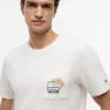 T-shirt à poche avec logo drapeau floral T-shirt à poche avec logo drapeau floral