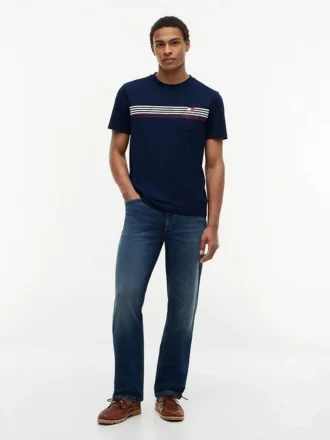 T-shirt à poche et rayures sur la poitrine