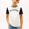 T-shirt pour enfant à logo monotype et blocs de couleur T-shirt pour enfant à logo monotype et blocs de couleur