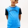 T-shirt pour enfant à logo monotype et blocs de couleur T-shirt pour enfant à logo monotype et blocs de couleur