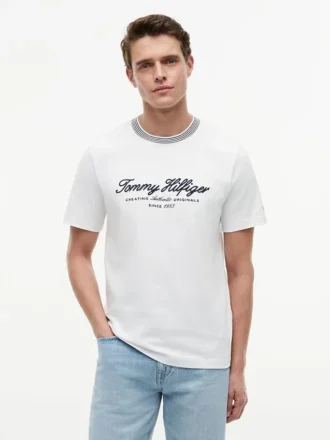 T-shirt rayé avec logo nautique en lettres cursives