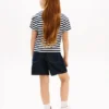 T-shirt à rayures et poche pour enfant