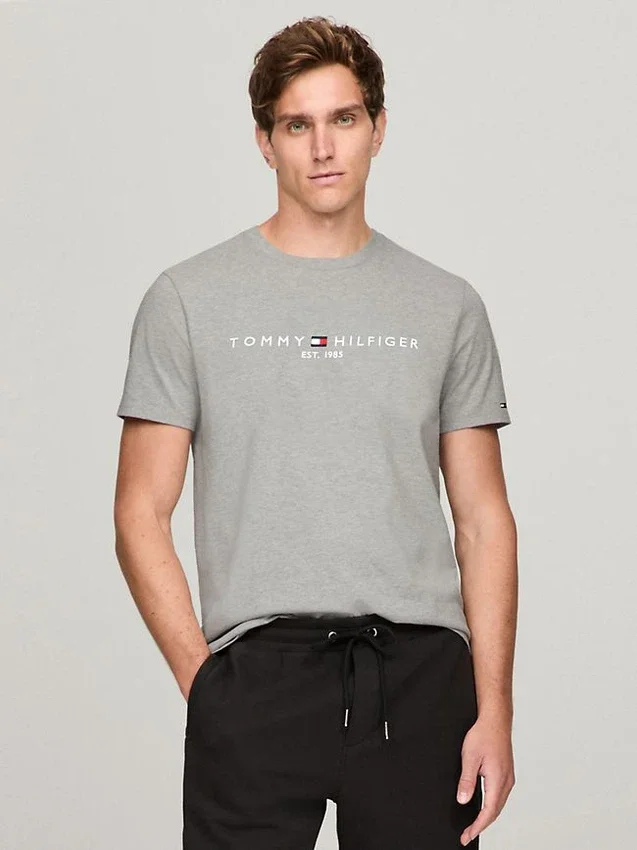 T-shirt slim fit avec logo Tommy brodé T-shirt slim fit avec logo Tommy brodé