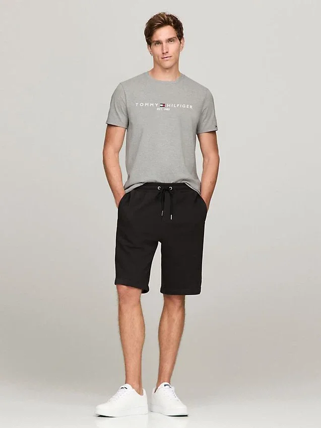 T-shirt slim fit avec logo Tommy brodé T-shirt slim fit avec logo Tommy brodé