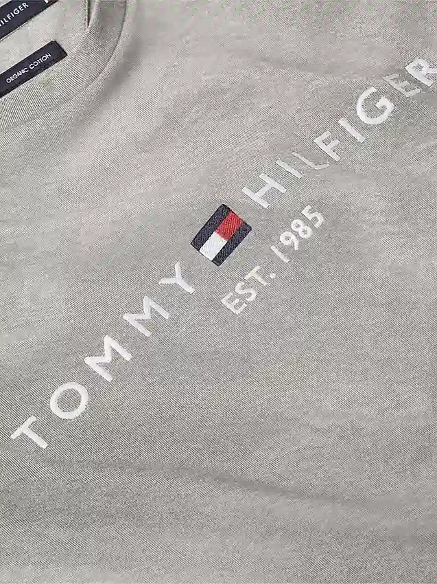 T-shirt slim fit avec logo Tommy brodé T-shirt slim fit avec logo Tommy brodé