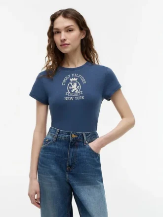 T-shirt slim fit teint en pièce avec logo Crest