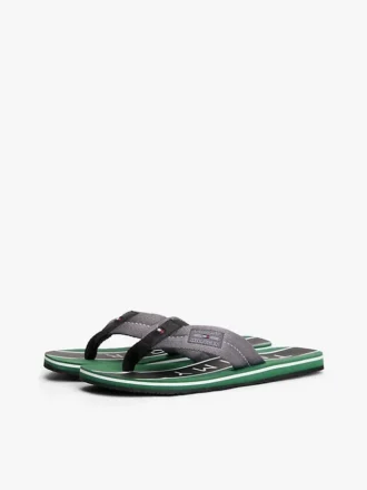 Tongs avec patch logo Tongs avec patch logo