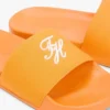 Tongs de piscine avec monogramme brodé Tongs de piscine avec monogramme brodé