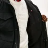 Veste de terrain imperméable et compacte