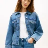 Veste en denim délavé cintrée Veste en denim délavé cintrée