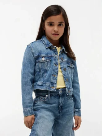 Veste en jean pour enfant avec étoile brodée Veste en jean pour enfant avec étoile brodée