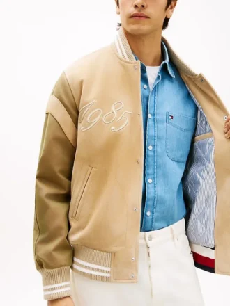 Veste universitaire en daim brodée